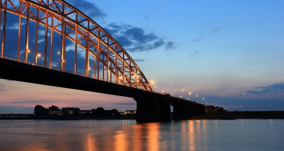 Nijmegen, brug over de Waal